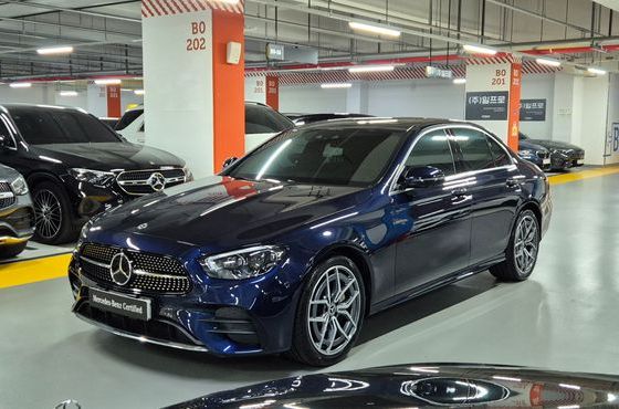 Mercedes-Benz E-Class E220d 4MATIC AMG Line — пробег 49 430 км — фото 1 из 5
