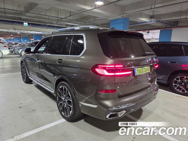BMW X7 xDrive 40i M Sport 6STR — пробег 10 240 км — фото 2 из 5