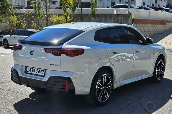 BMW X2 (F39) xDrive 20i M Sport — пробег 4 111 км — фото 2 из 5