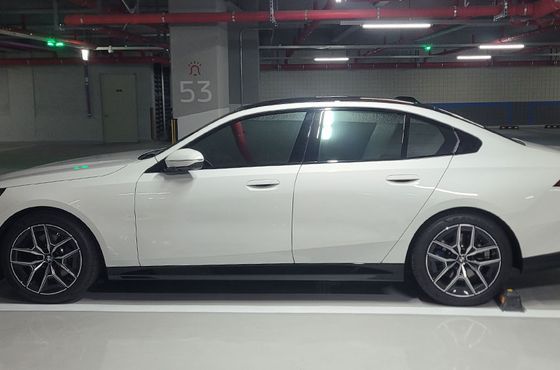 BMW 5-Series 520i M Sport — пробег 11 131 км — фото 2 из 5