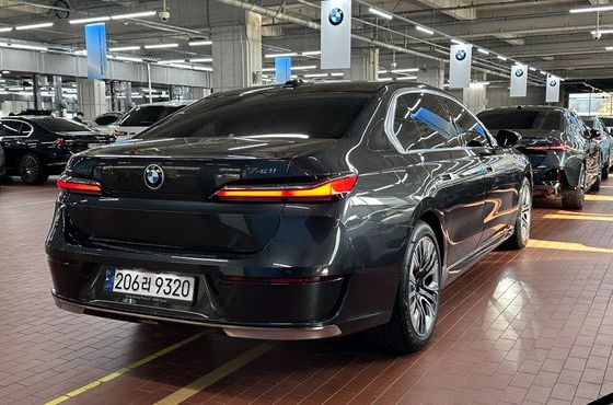 BMW 7-Series 740i sDrive Design Pure Excellence — пробег 14 804 км — фото 2 из 5