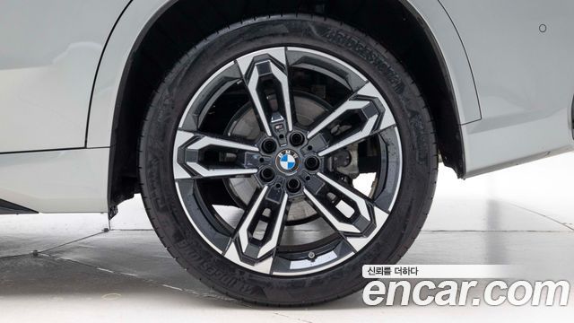 BMW X1 sDrive 20i M Sport — пробег 8 500 км — фото 5 из 5