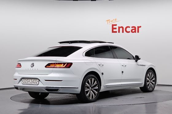 Volkswagen Arteon 2.0 TDI Premium — пробег 71 235 км — фото 2 из 5