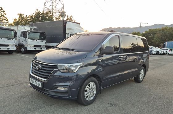 Hyundai Starex Van 5-Seater Modern — пробег 173 439 км — фото 2 из 5