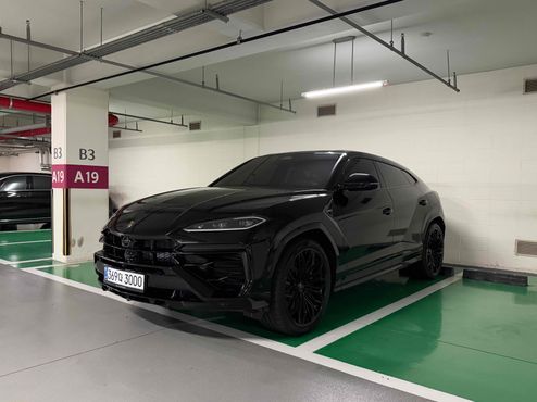 Lamborghini Urus 4.0 V8 SE — пробег 999 км — фото 3 из 5