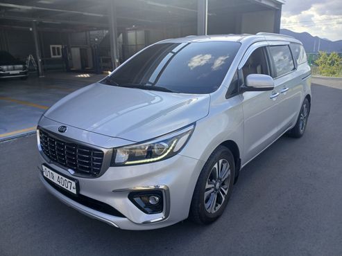 Kia Carnival 9-Seater Luxury — пробег 132 640 км — фото 1 из 5
