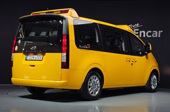Hyundai Staria L3.5 Kinder Safety Car 11-Seater — пробег 34 559 км — фото 2 из 5