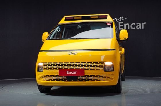 Hyundai Staria L3.5 Kinder Safety Car 11-Seater — пробег 34 559 км — фото 3 из 5