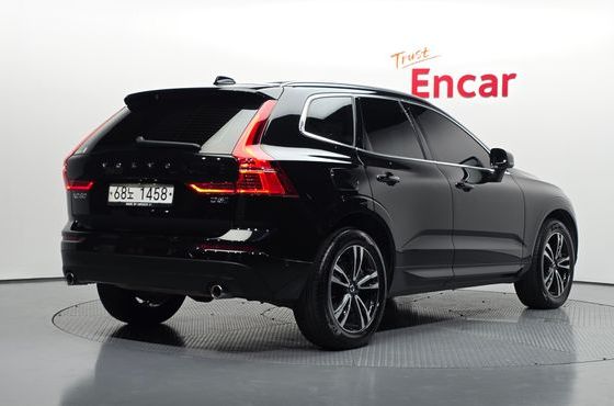 Volvo XC60 D5 Momentum — пробег 73 130 км — фото 2 из 5