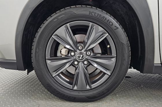 Lexus UX 2.0 2WD — пробег 97 517 км — фото 5 из 5