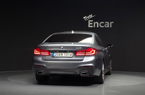 BMW 5-Series 520d xDrive M Sport Package Plus — пробег 147 045 км — фото 4 из 5