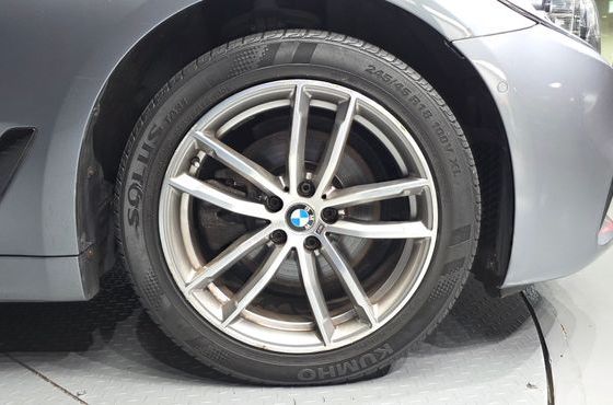 BMW 5-Series 520d xDrive M Sport Package Plus — пробег 147 045 км — фото 5 из 5