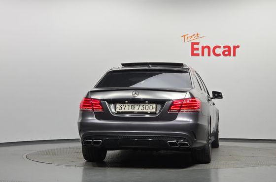 Mercedes-Benz E-Class E63 AMG 4MATIC — пробег 207 961 км — фото 4 из 5