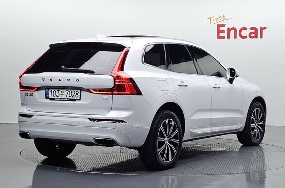 Volvo XC60 T8 Inscription — пробег 60 323 км — фото 2 из 5