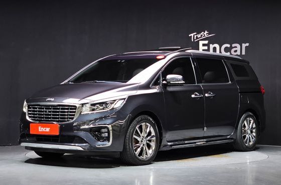 Kia Carnival 9-Seater Noblesse Special — пробег 75 097 км — фото 1 из 5