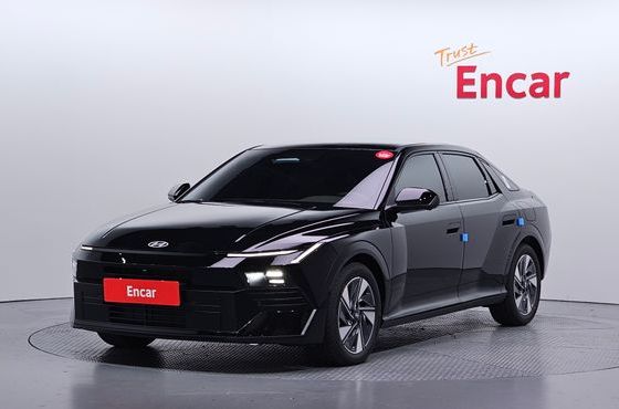 Hyundai AVANTE 2.0 Inspiration — пробег 21 км — фото 1 из 5