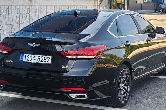 Hyundai Genesis G330 Premium AWD — пробег 210 000 км — фото 3 из 5