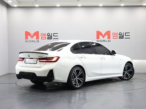 BMW 3-Series 320i M Sport — пробег 26 077 км — фото 3 из 5