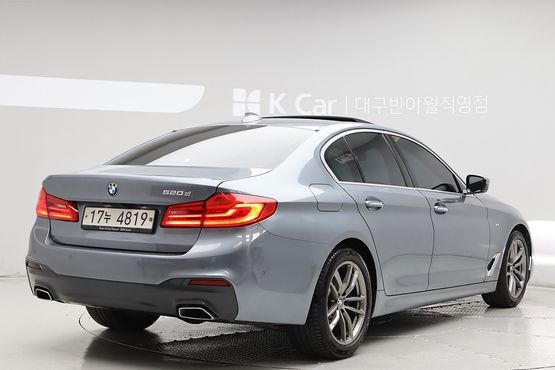 BMW 5-Series 520d M Sport Package Plus — пробег 72 806 км — фото 4 из 5