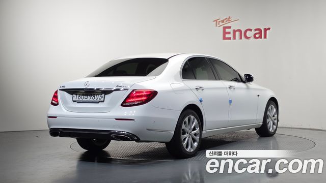 Mercedes-Benz E-Class из Кореи Encar
