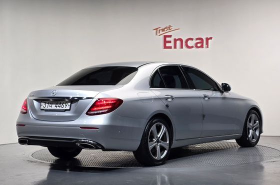 Mercedes-Benz E-Class E200 Avantgarde — пробег 90 504 км — фото 2 из 5