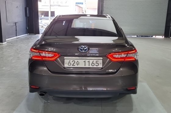 Toyota Camry 2.5 XLE Hybrid — пробег 111 945 км — фото 4 из 5