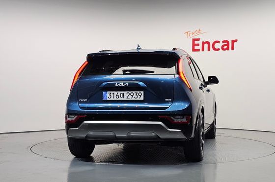 Kia Niro Signature — пробег 76 036 км — фото 4 из 5