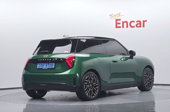 Mini Cooper SE Favoured — пробег 19 006 км — фото 2 из 5