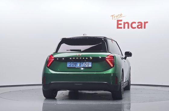 Mini Cooper SE Favoured — пробег 19 006 км — фото 4 из 5