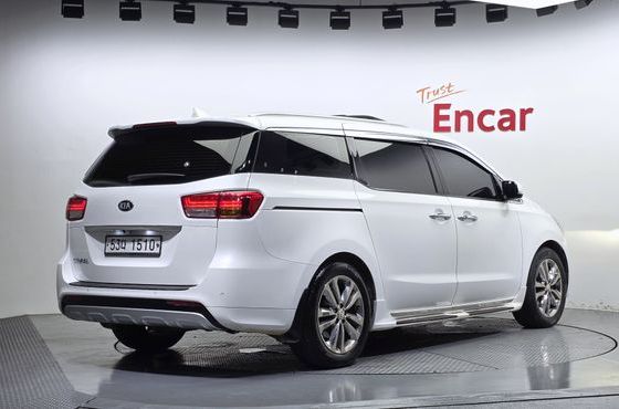 Kia Carnival 9-seater Prestige — пробег 196 153 км — фото 2 из 5