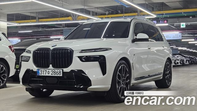 BMW X7 xDrive 40i M Sport 6STR — пробег 13 914 км — фото 1 из 5
