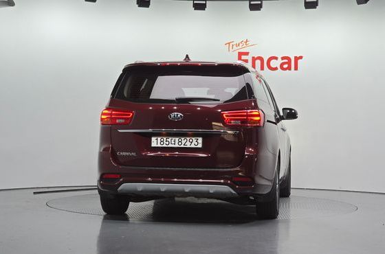 Kia Carnival 9-Seater Luxury — пробег 135 507 км — фото 4 из 5