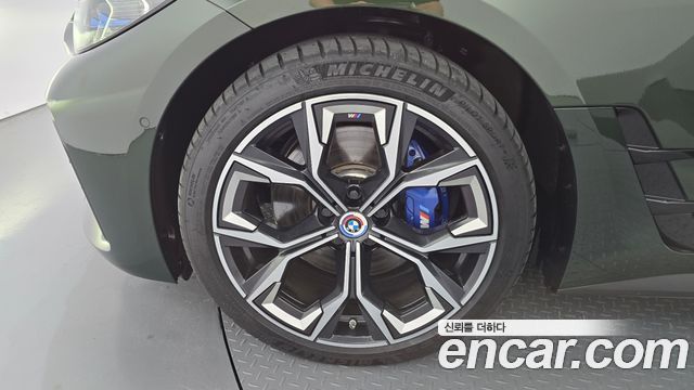 BMW i4 eDrive40 M Sports Pro — пробег 42 638 км — фото 5 из 5