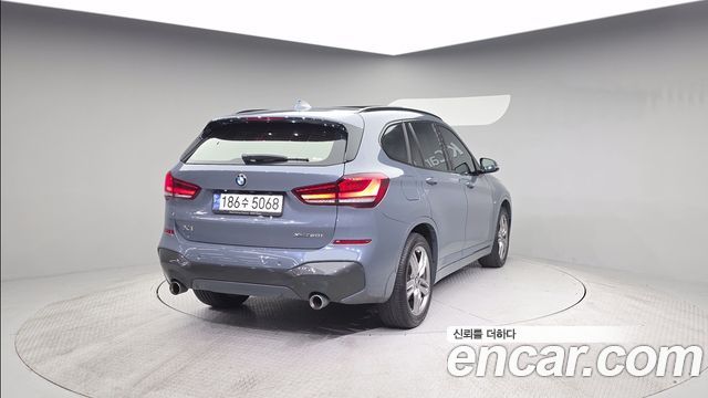 BMW X1 xDrive 20i M Sport — пробег 84 355 км — фото 2 из 5