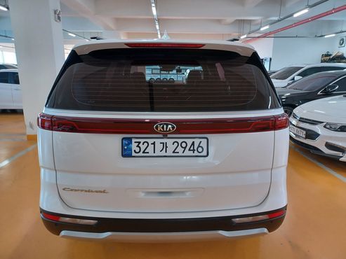 Kia Carnival Diesel 9-Seater Prestige — пробег 118 656 км — фото 5 из 5