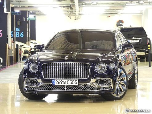Bentley Flying Spur 4.0 — пробег 12 000 км — фото 1 из 5