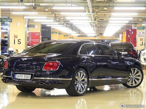 Bentley Flying Spur 4.0 — пробег 12 000 км — фото 3 из 5