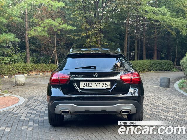 Mercedes-Benz GLA-Class GLA220 Premium — пробег 76 130 км — фото 4 из 5