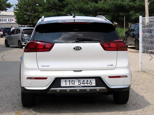 Kia Niro Luxury — пробег 171 833 км — фото 4 из 5