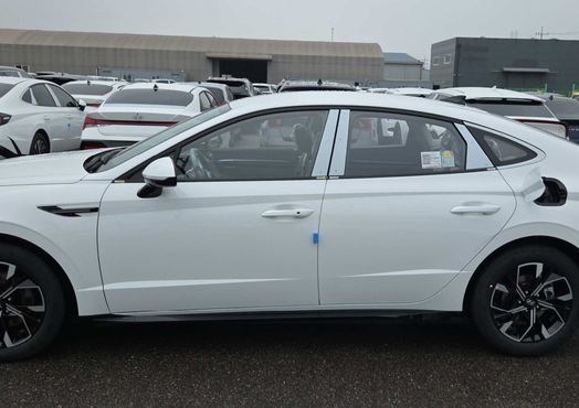 Hyundai Sonata 2.0 S — пробег 1 км — фото 2 из 5