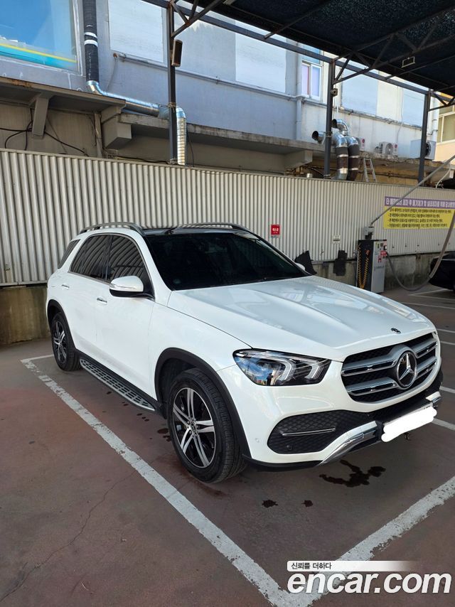 Mercedes-Benz GLE-Class GLE300d 4MATIC — пробег 123 000 км — фото 2 из 5