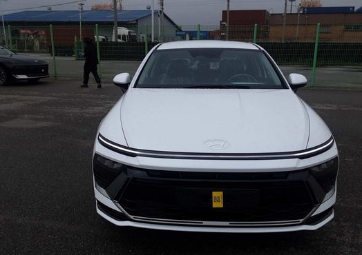 Hyundai Sonata 2.0 S — пробег 1 км — фото 1 из 5