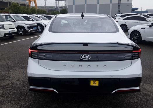 Hyundai Sonata 2.0 S — пробег 1 км — фото 3 из 5