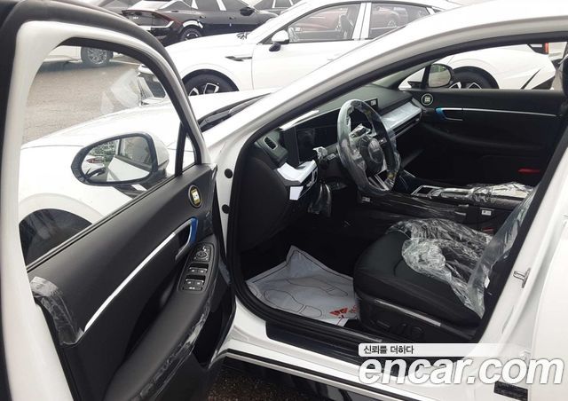 Hyundai Sonata 2.0 S — пробег 1 км — фото 4 из 5