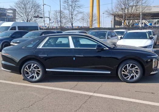 Hyundai Grandeur Premium — пробег 1 км — фото 2 из 5