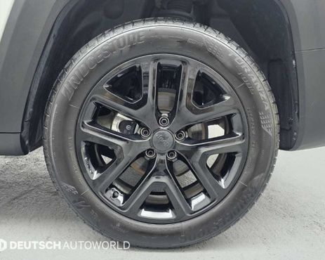 Jeep Renegade 1.3 Limited — пробег 30 700 км — фото 5 из 5