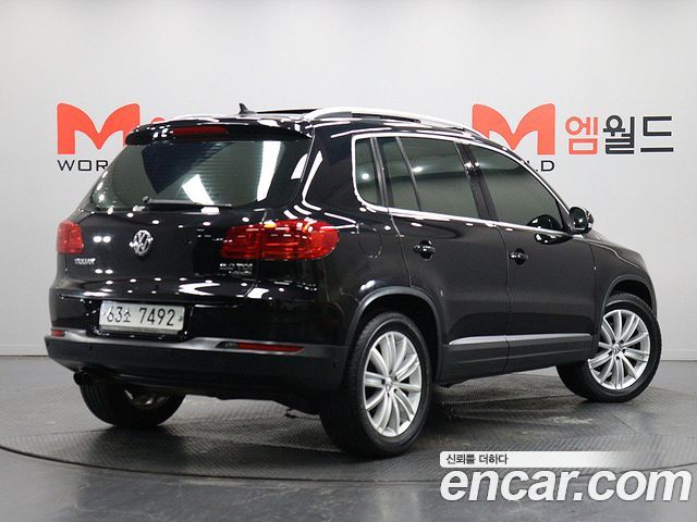Volkswagen Tiguan 2.0 TDI  Premium 5N — пробег 178 375 км — фото 4 из 5