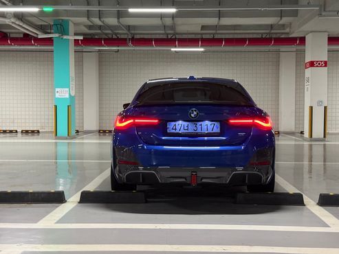 BMW i4 eDrive40 M Sports Pro — пробег 81 500 км — фото 4 из 5