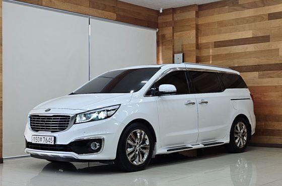 Kia Carnival 9-seater Noblesse — пробег 215 710 км — фото 1 из 5
