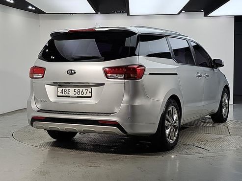 Kia Carnival 9-seater Prestige — пробег 182 864 км — фото 4 из 5